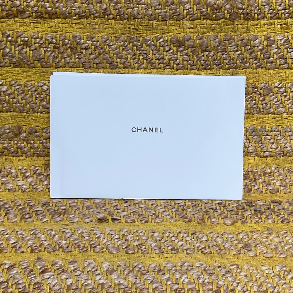 CHANEL Leather Care Micro CLEANING GLOVE Mitten - Picture 7 of 9
